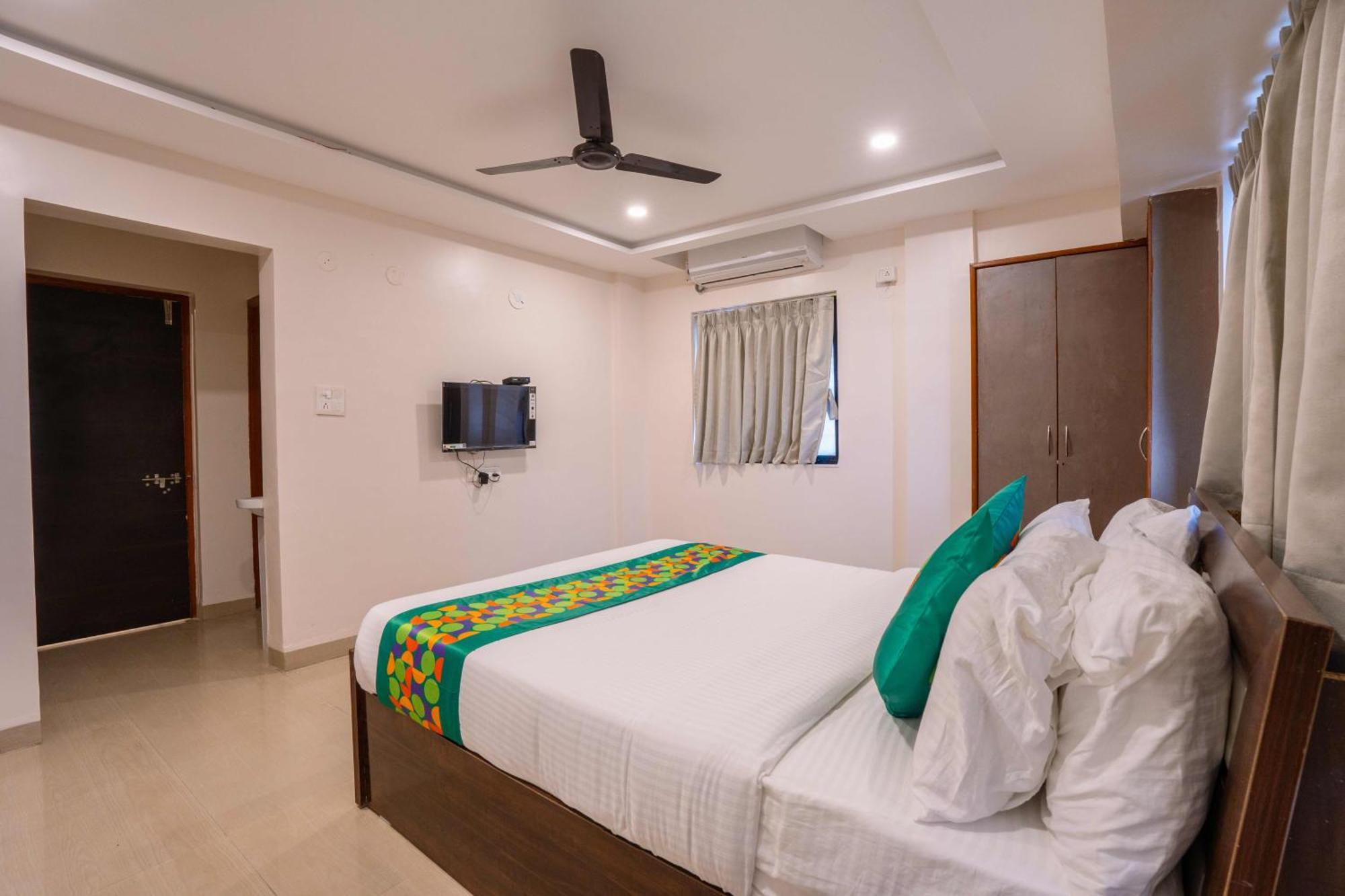 Treebo Royal Comfort Atithi Pune Exterior photo